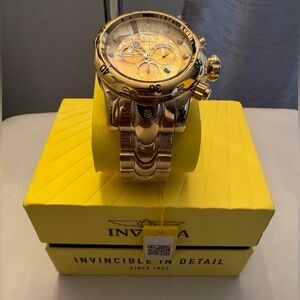 Invicta Venom reserve polish gold